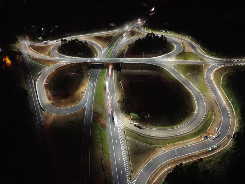 Mercúrio conclui obra de iluminação em entroncamento na BR-386