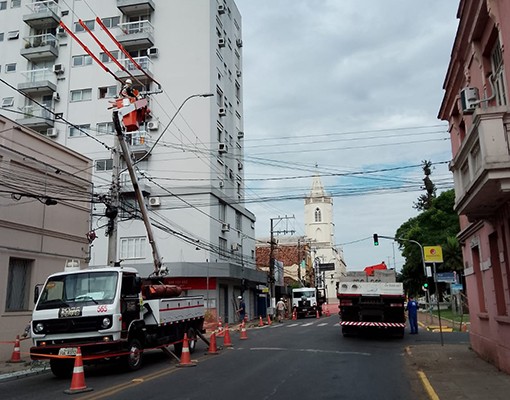 Mercúrio participa de modernização da rede elétrica no centro de São Leopoldo