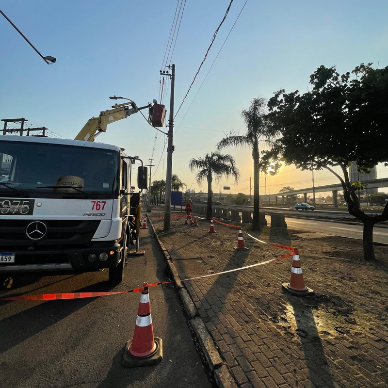 Após as enchentes, equipes da Mercúrio realizam trabalhos de conexão de rede no Aeroporto Salgado Filho