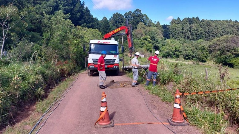 Mobilização para troca de postes nos municípios de Riozinho e Rolante